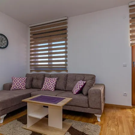 Apartman Nirvana 06 *
